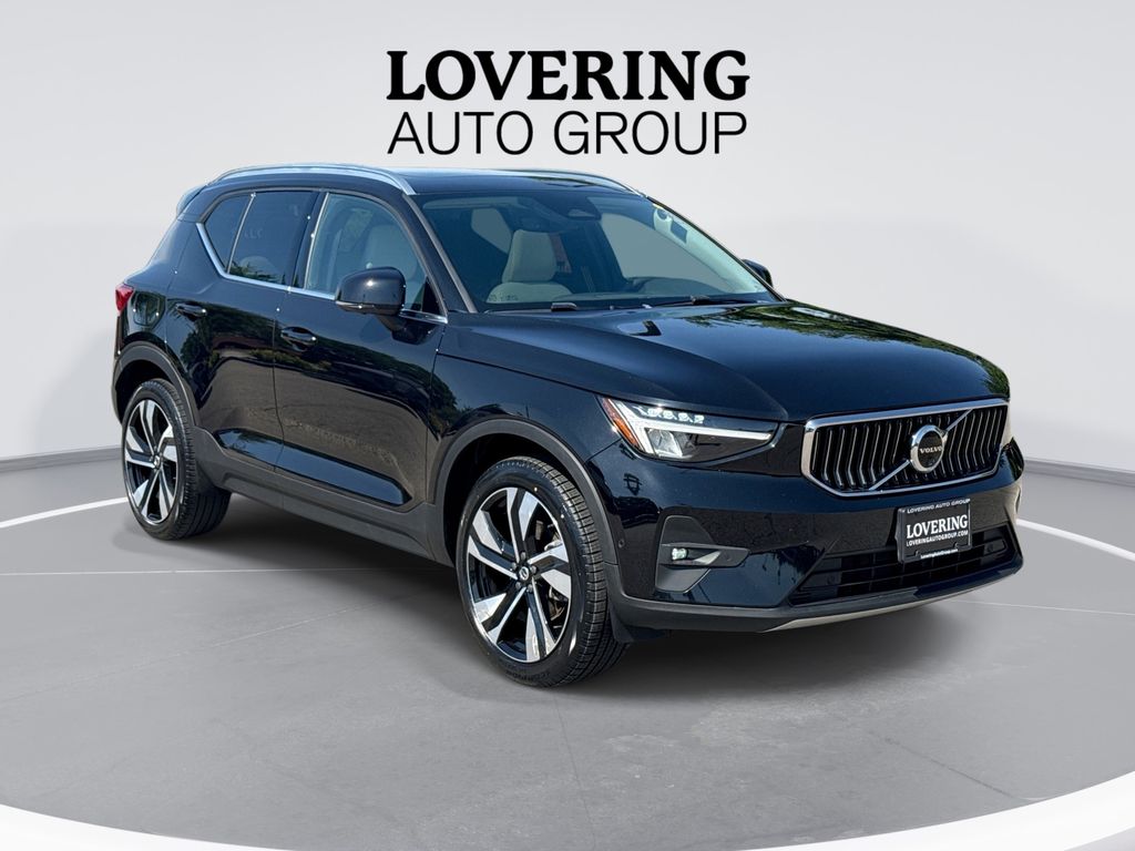 2024 Volvo XC40 SUV 
