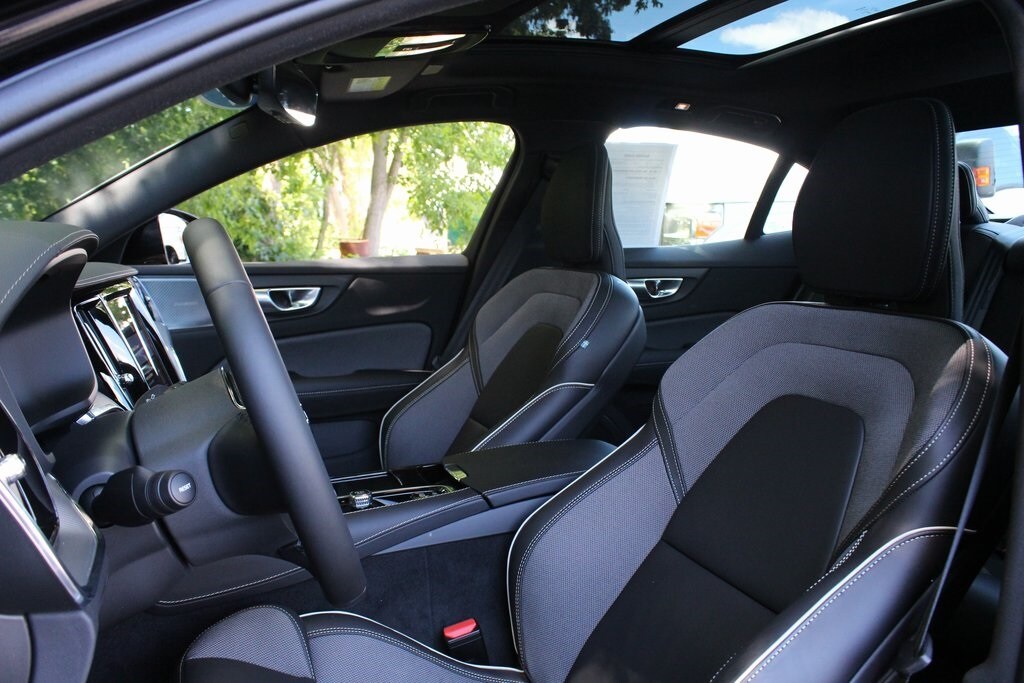 2024 Volvo S60 Recharge Ultimate photo 2