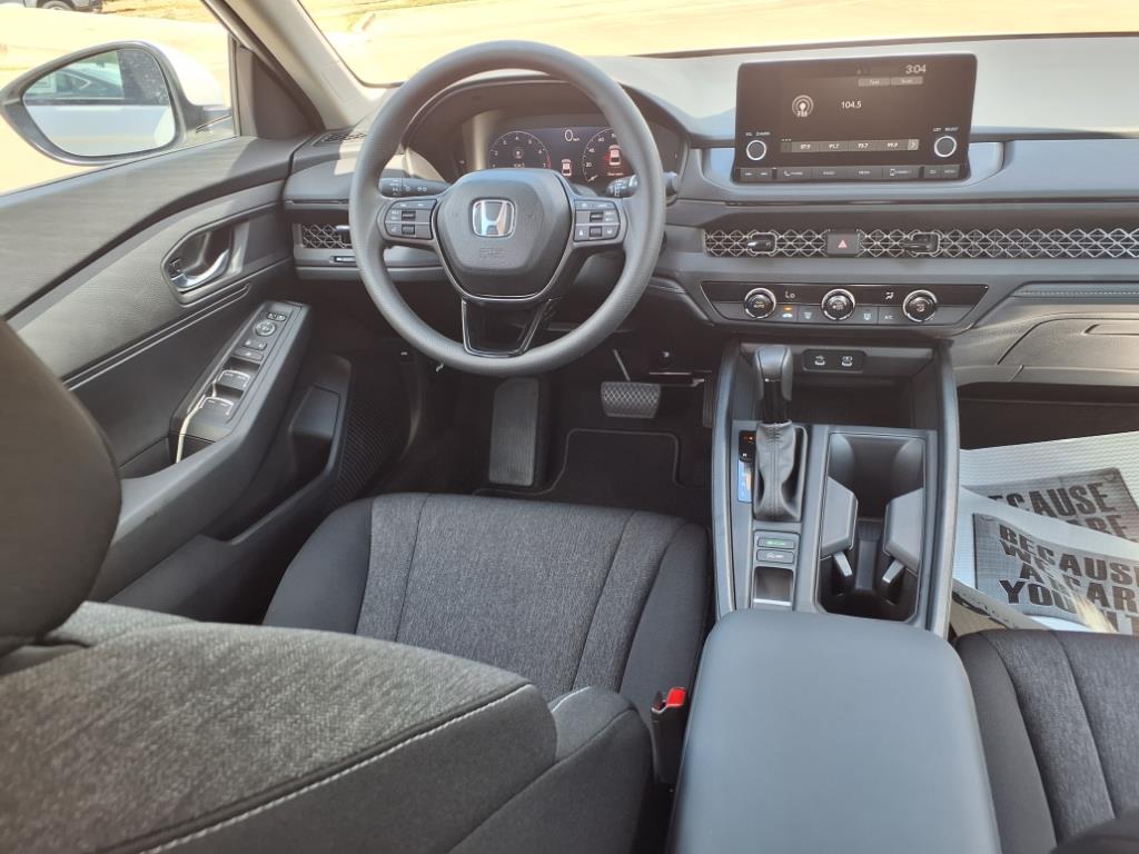 2025 Honda Accord LX photo 4