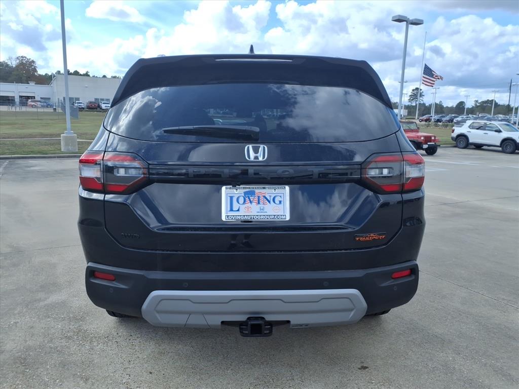 2025 Honda Pilot TrailSport photo 3