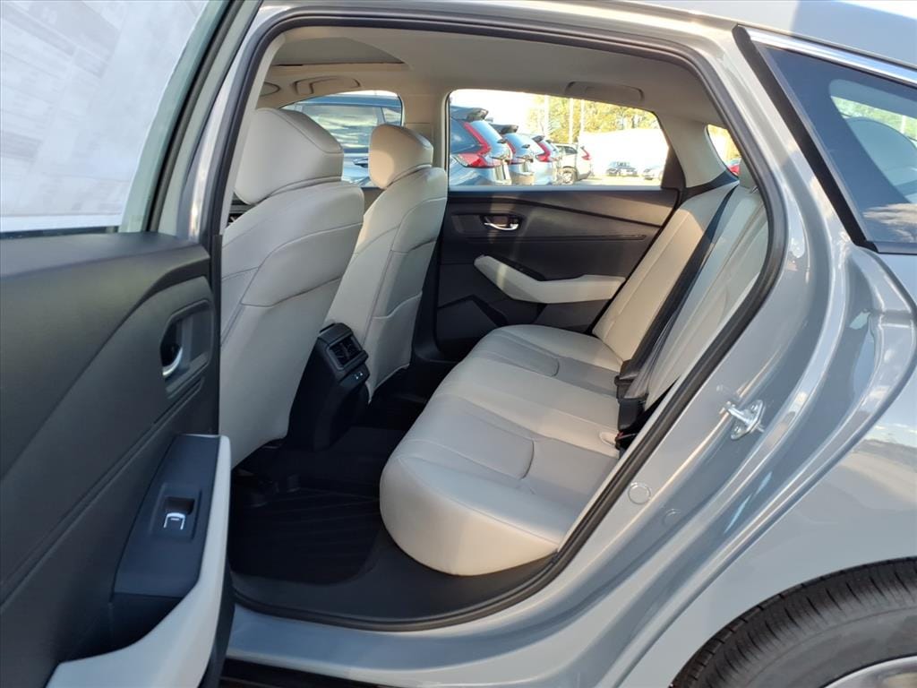 2025 Honda Accord Hybrid EX-L - Photo 18