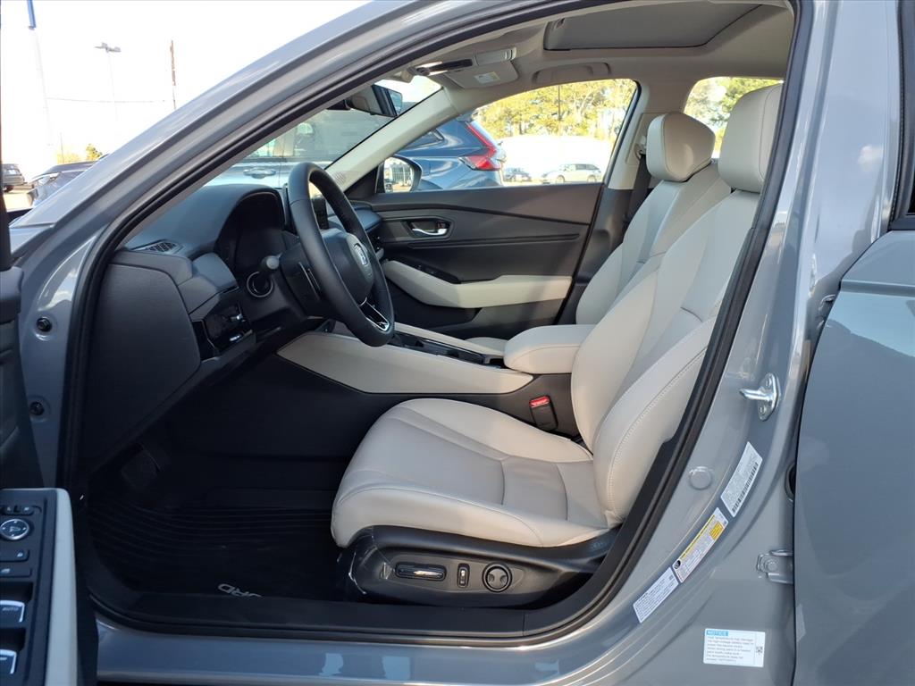 2025 Honda Accord Hybrid EX-L - Photo 15