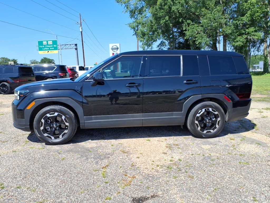 Used 2025 Hyundai Santa Fe SE SUV