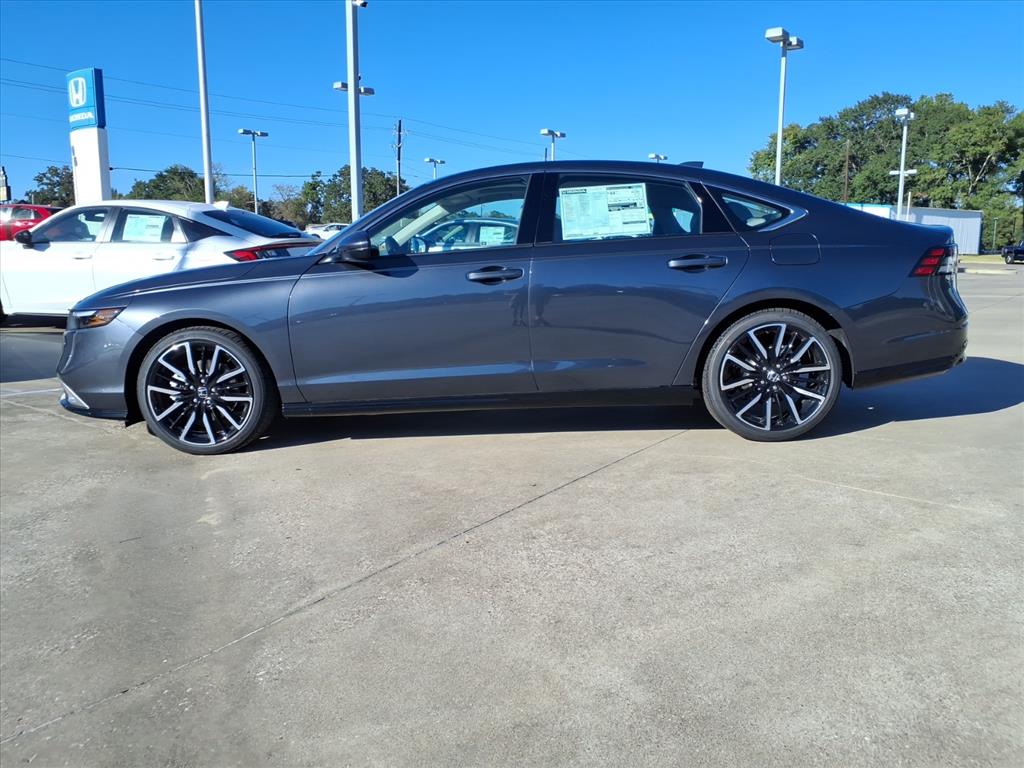 2025 Honda Accord Touring photo 2