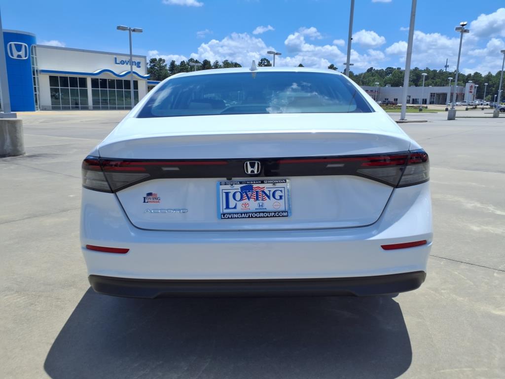 2025 Honda Accord LX photo 3