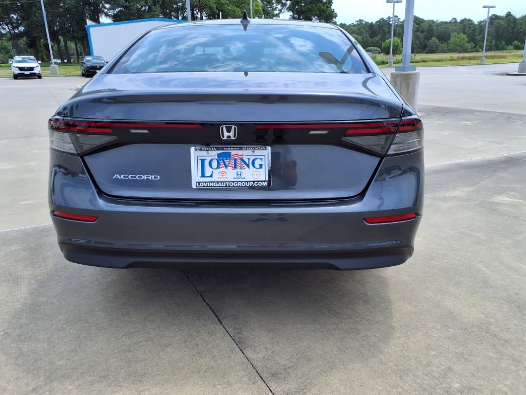 2025 Honda Accord LX photo 3