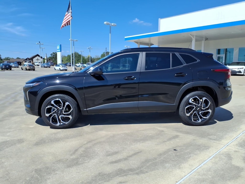 Used 2025 Chevrolet Trax 2RS SUV