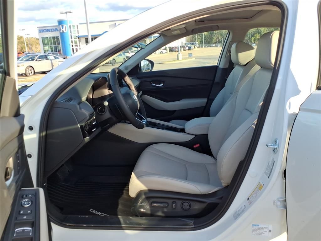 2025 Honda Accord Hybrid EX-L - Photo 15