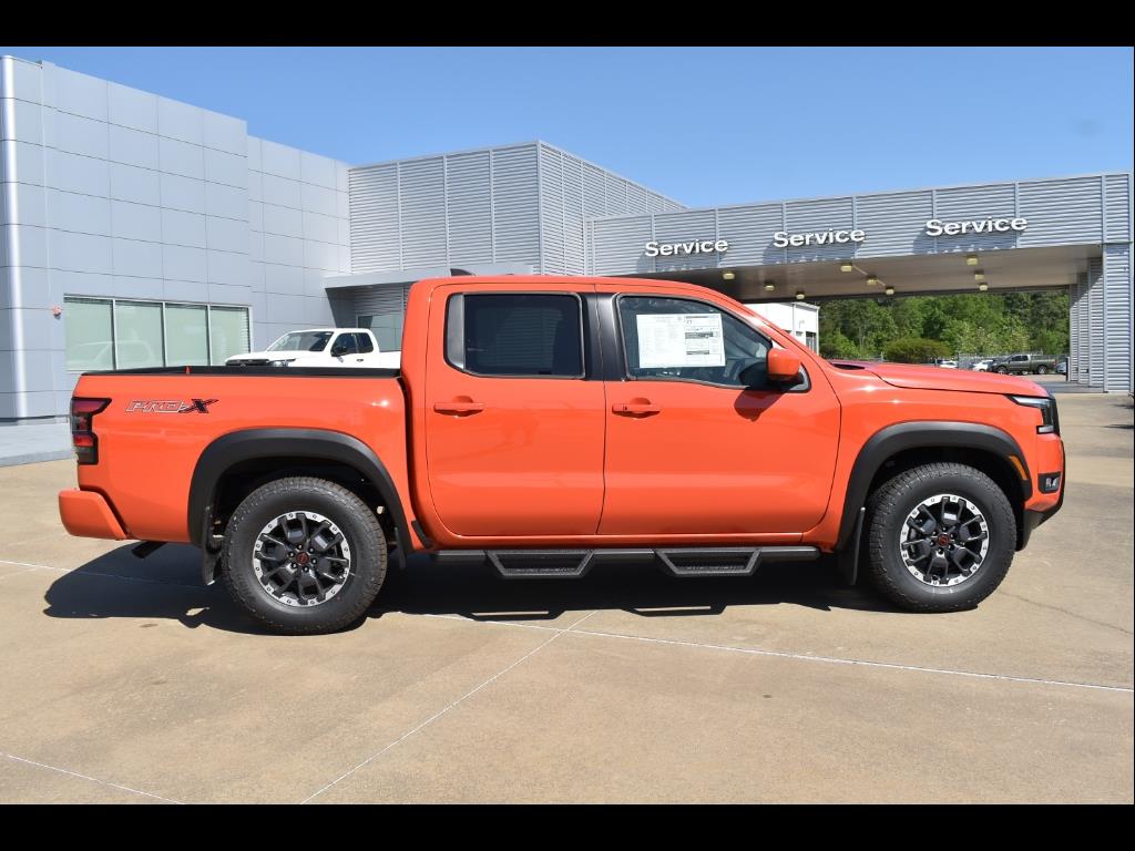 2025 Nissan Frontier PRO-X photo 2