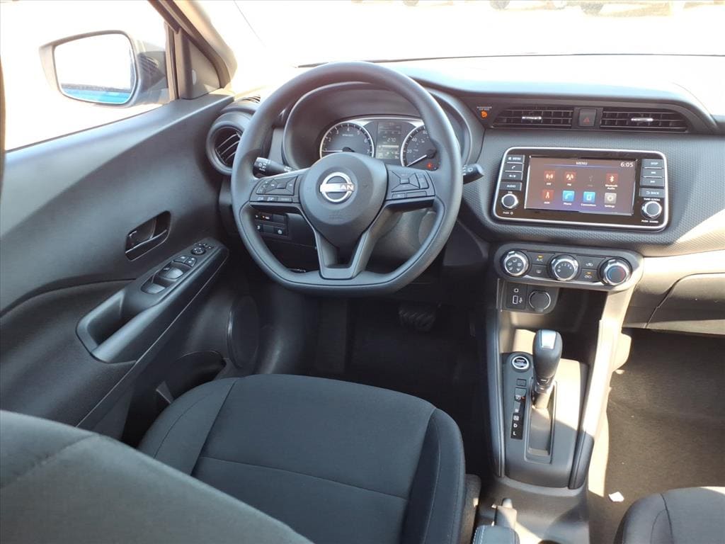 New 2025 Nissan Kicks Play S SUV
