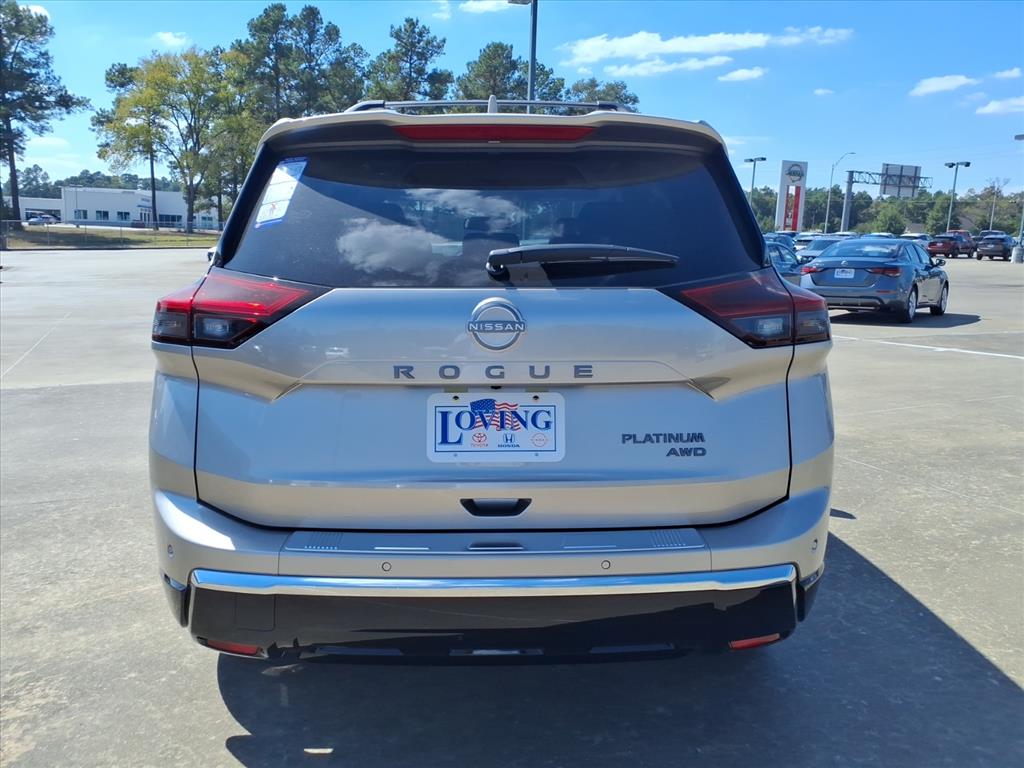 2026 Nissan Rogue Platinum photo 2