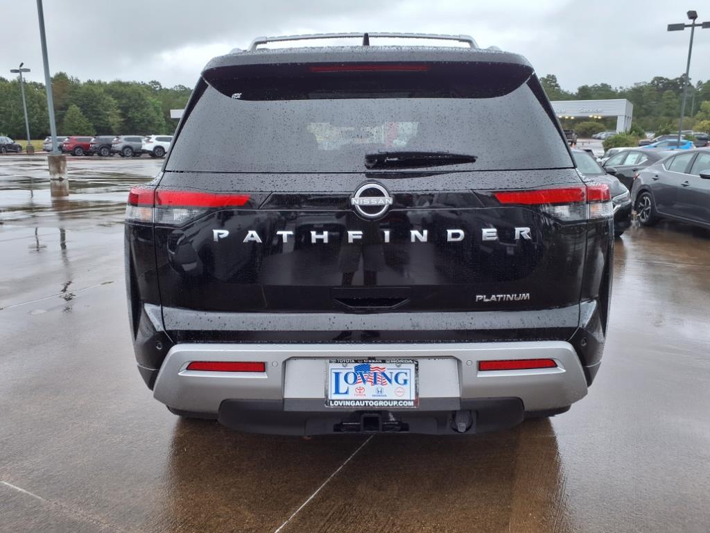 2025 Nissan Pathfinder Platinum photo 3