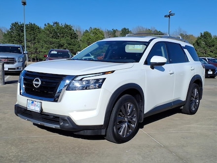 2024 Nissan Pathfinder SL SUV