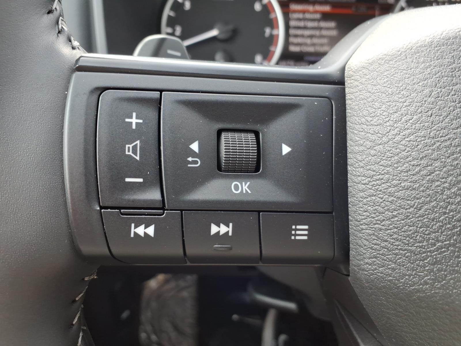 2026 Nissan Rogue SV - Photo 23