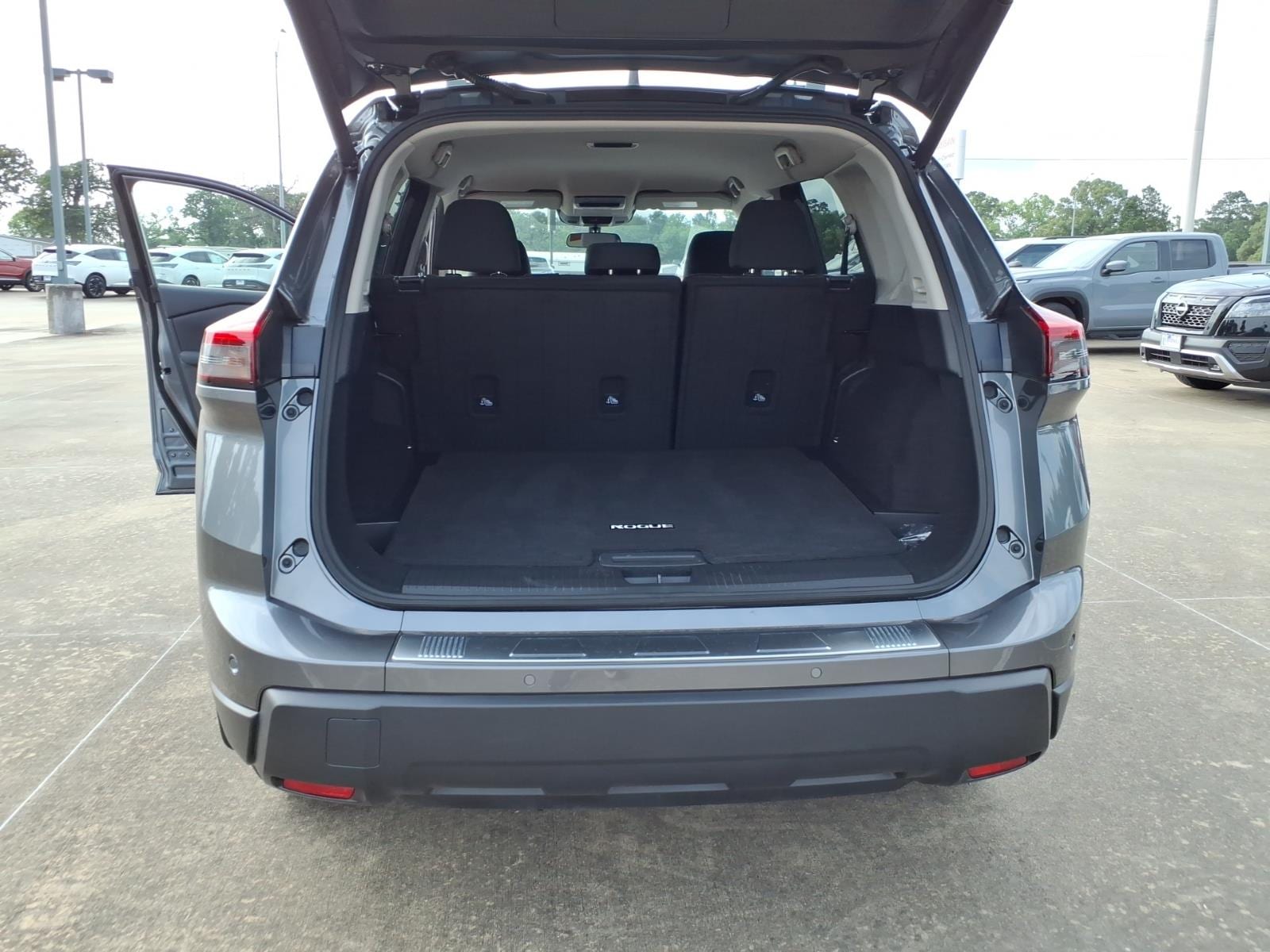 2026 Nissan Rogue SV - Photo 17