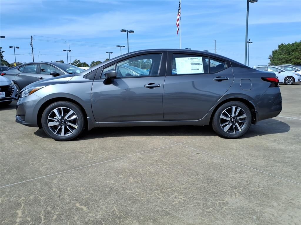 New 2025 Nissan Versa 1.6 SV Sedan