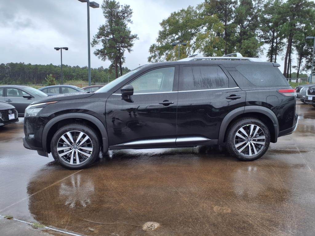 2025 Nissan Pathfinder Platinum photo 2