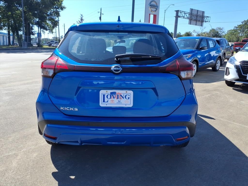 New 2025 Nissan Kicks Play S SUV