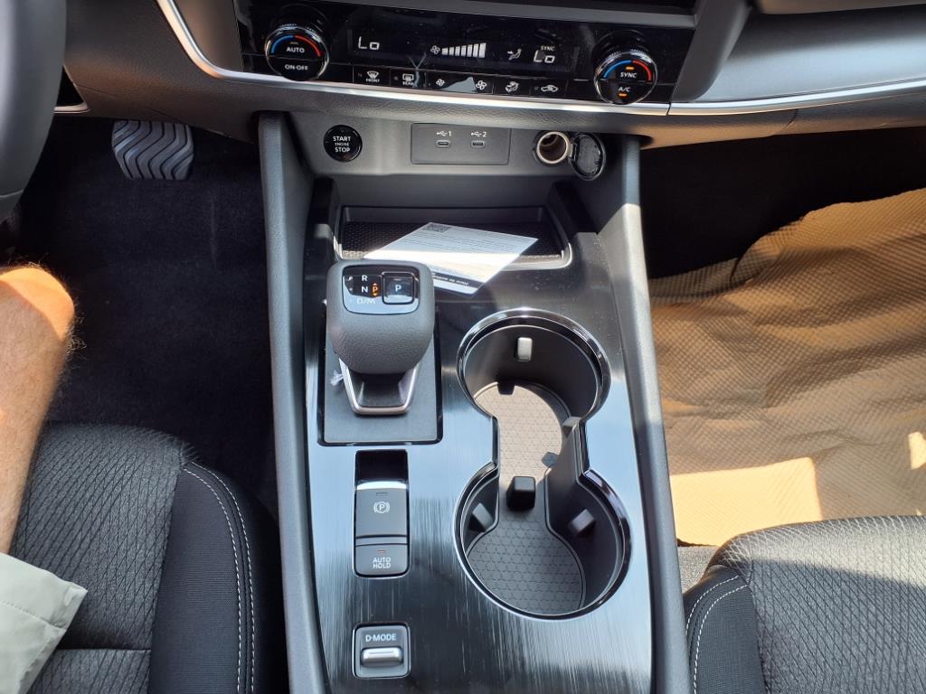 2026 Nissan Rogue SV - Photo 15