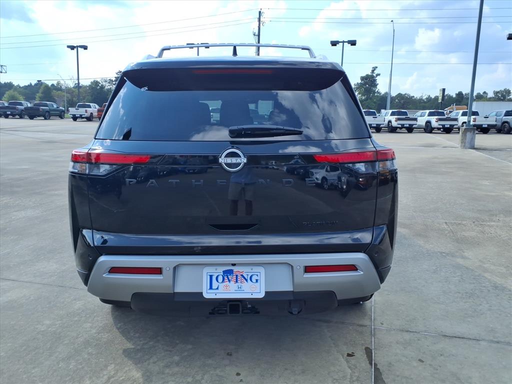 2025 Nissan Pathfinder Platinum photo 3