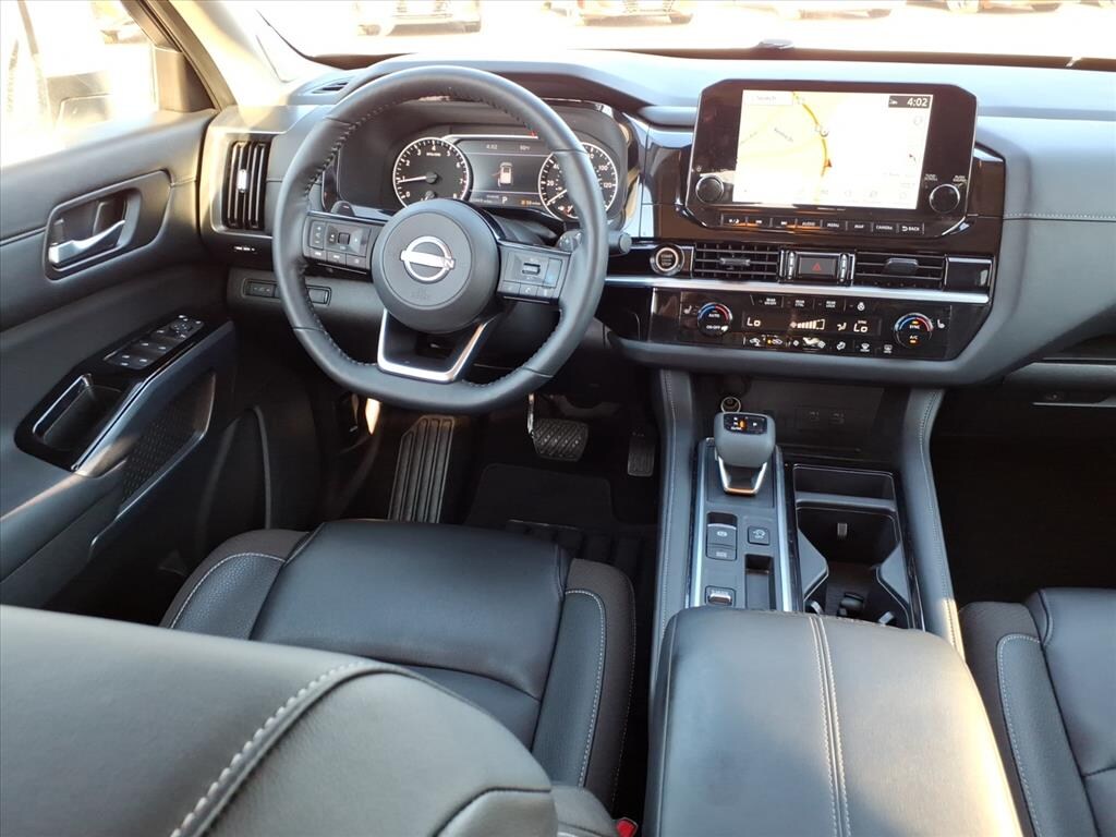 Used 2024 Nissan Pathfinder SL SUV