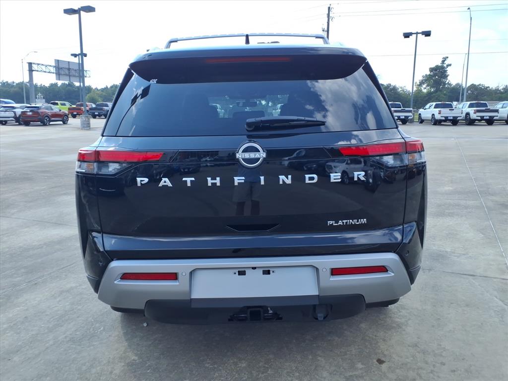 2025 Nissan Pathfinder Platinum photo 3