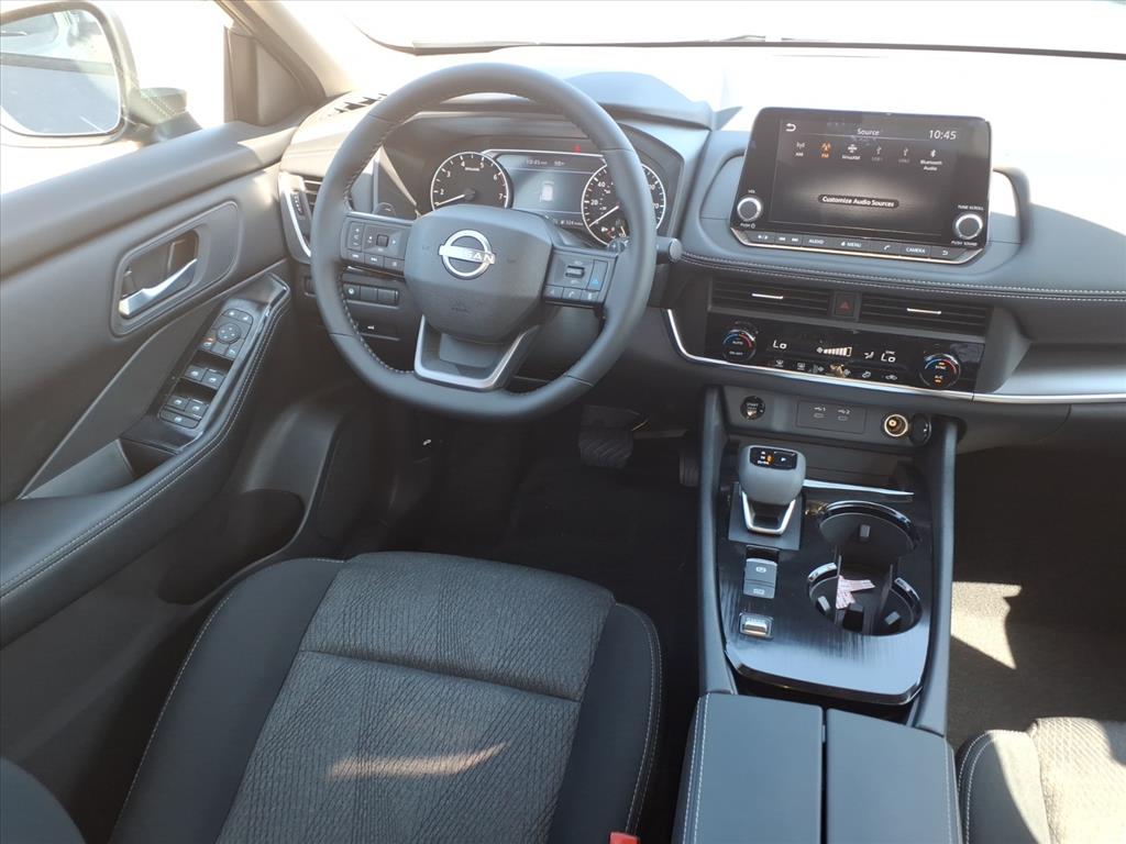 2026 Nissan Rogue SV photo 3