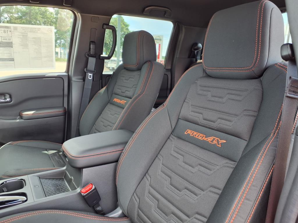 2025 Nissan Frontier PRO-4X - Photo 16