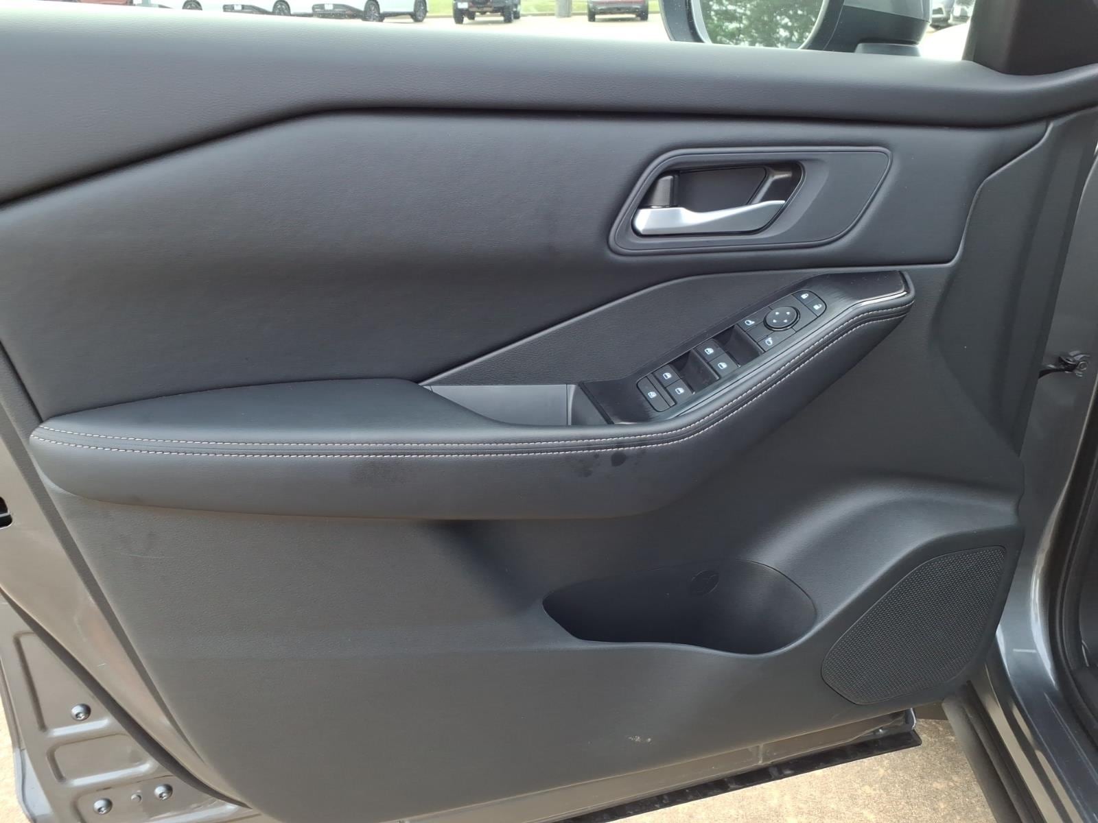 2026 Nissan Rogue SV - Photo 19