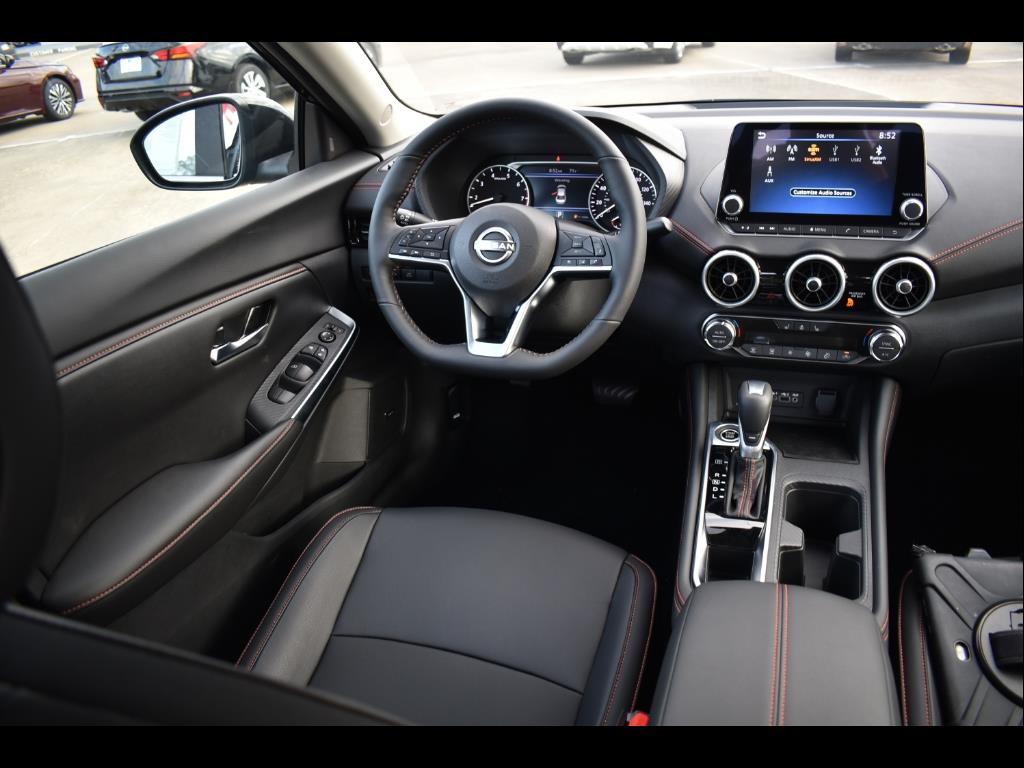2025 Nissan Sentra SR photo 4