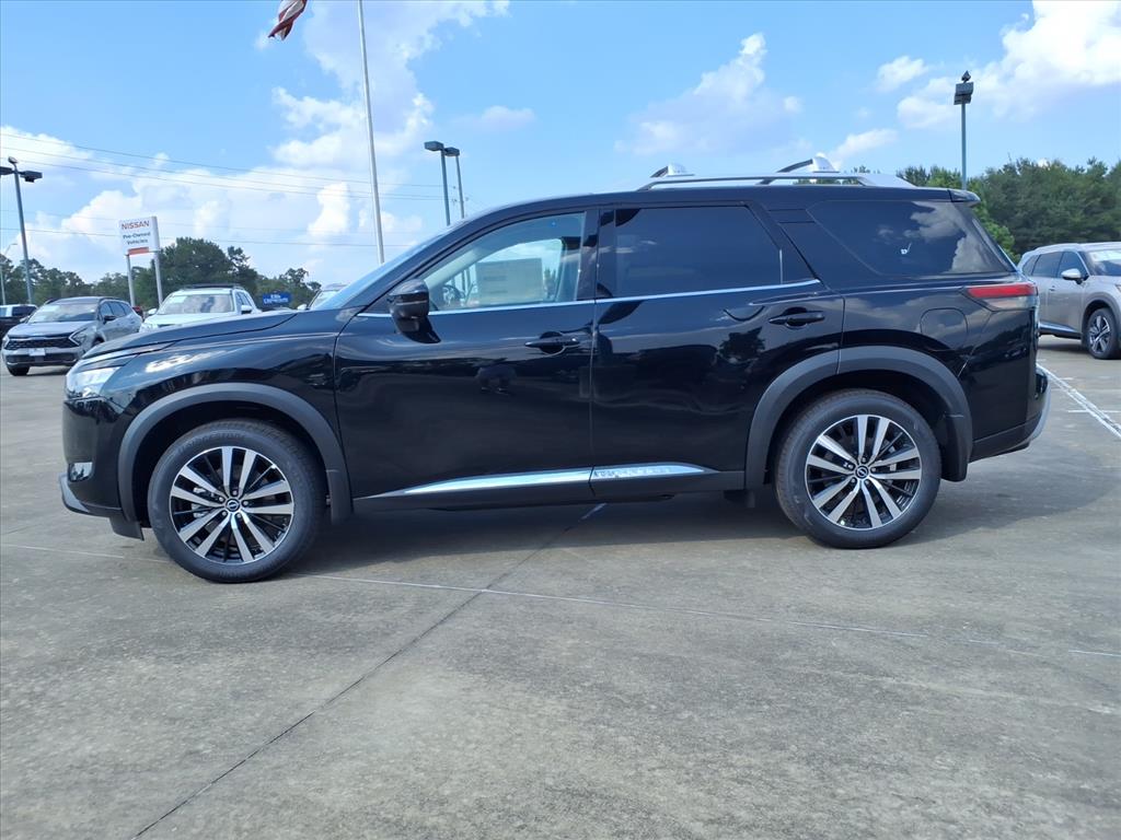 2025 Nissan Pathfinder Platinum photo 2