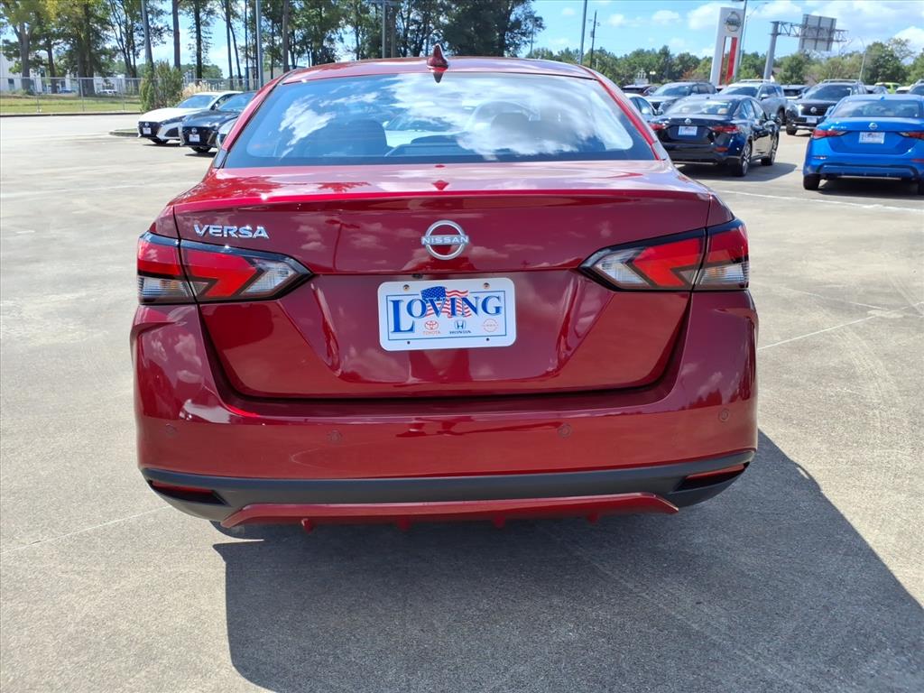 2025 Nissan Versa 1.6 SV photo 3