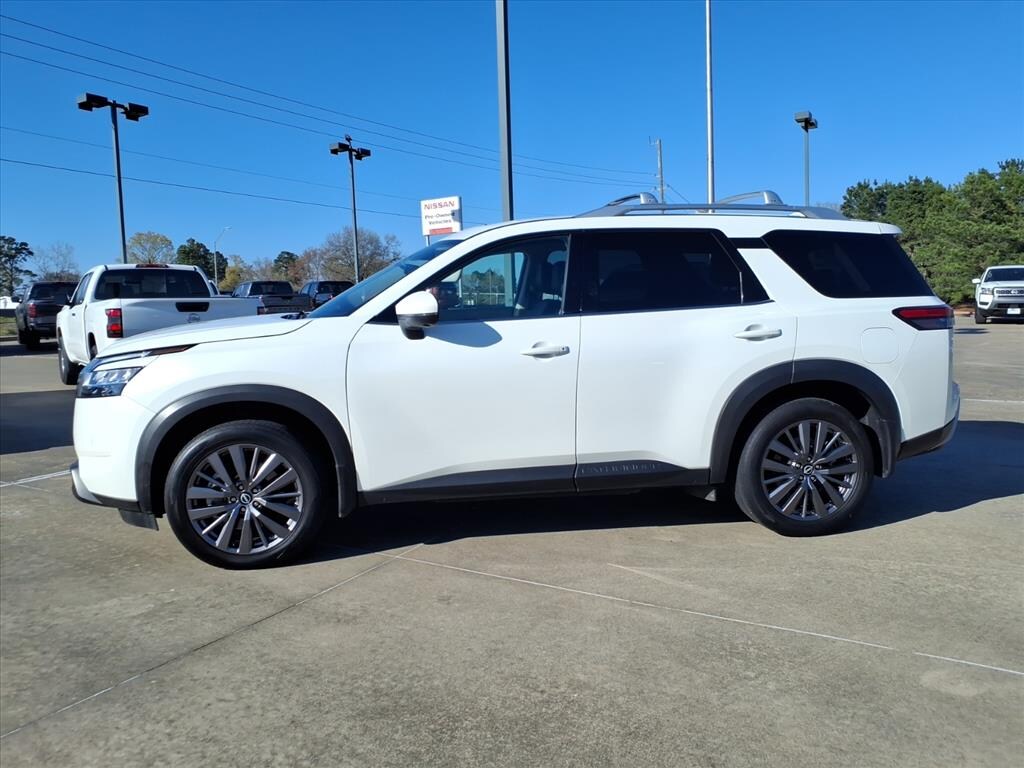 Used 2024 Nissan Pathfinder SL SUV