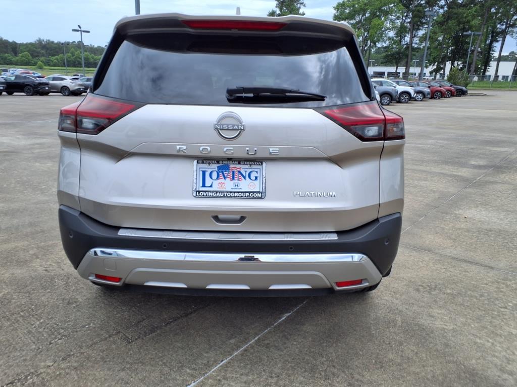 2023 Nissan Rogue Platinum photo 3