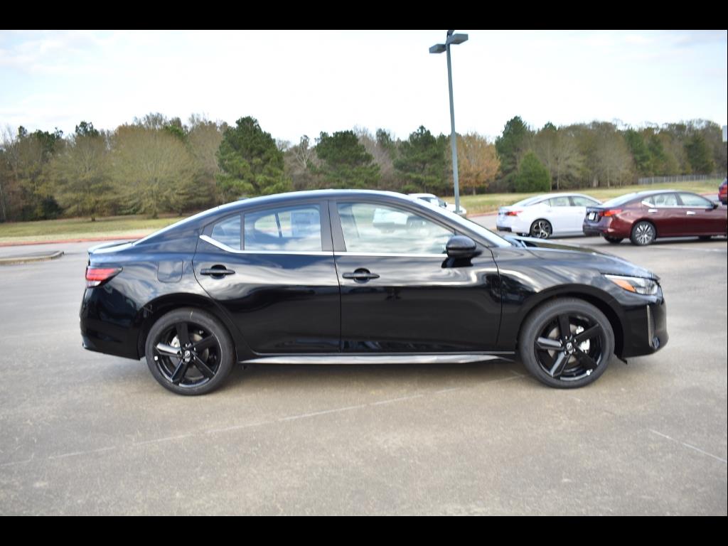 2025 Nissan Sentra SR photo 2