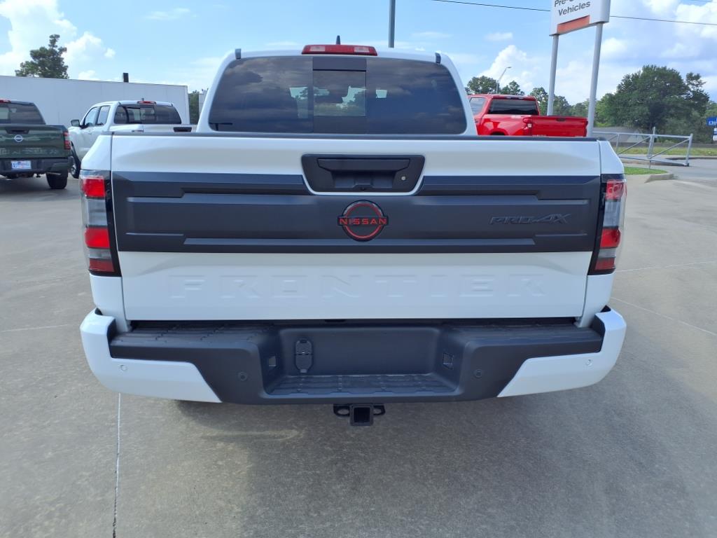 2025 Nissan Frontier PRO-4X photo 3