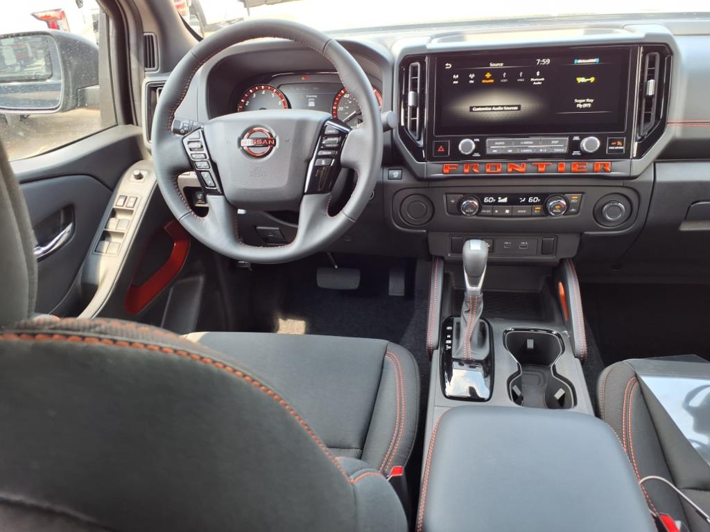 2025 Nissan Frontier PRO-X photo 4