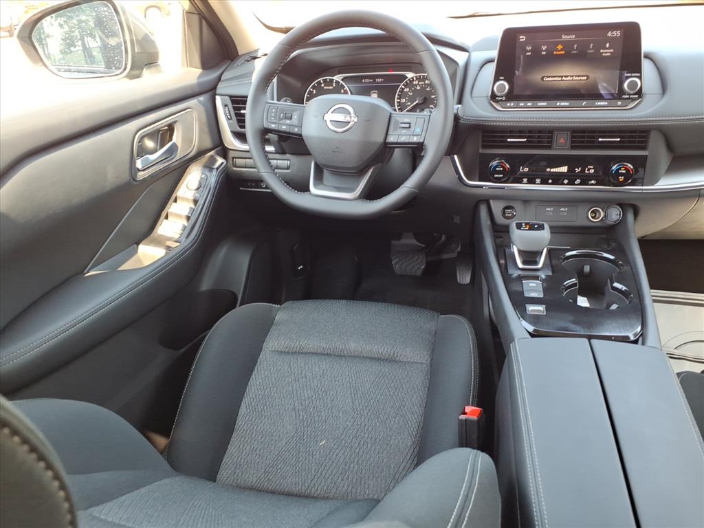 2026 Nissan Rogue SV photo 3