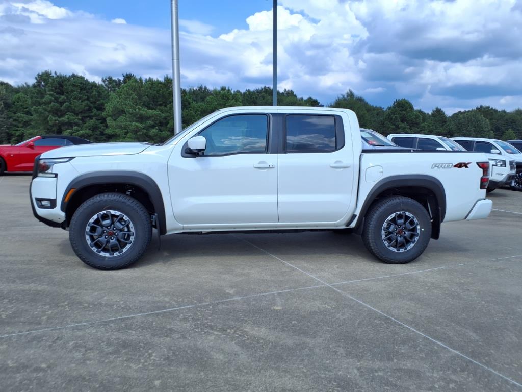 2025 Nissan Frontier PRO-4X photo 2