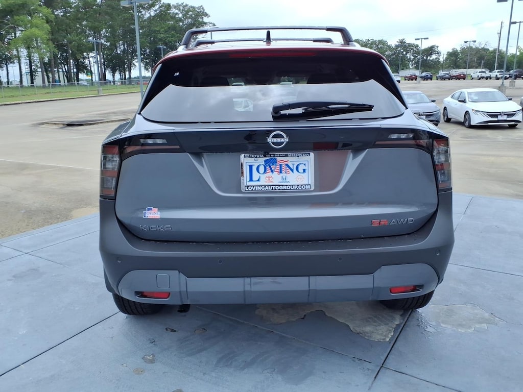 New 2026 Nissan Kicks SR SUV