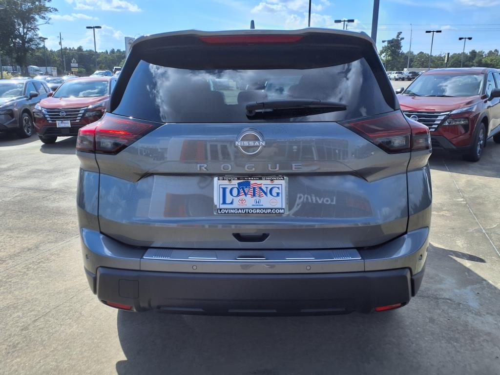 2026 Nissan Rogue SV photo 2