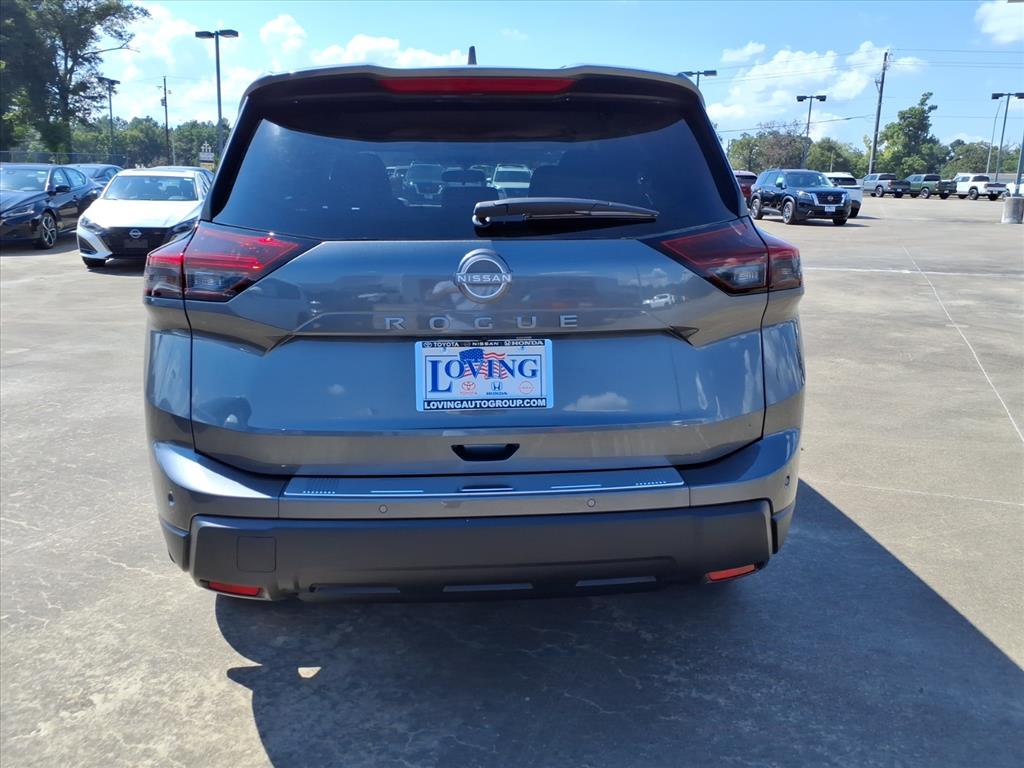 2026 Nissan Rogue SV photo 2
