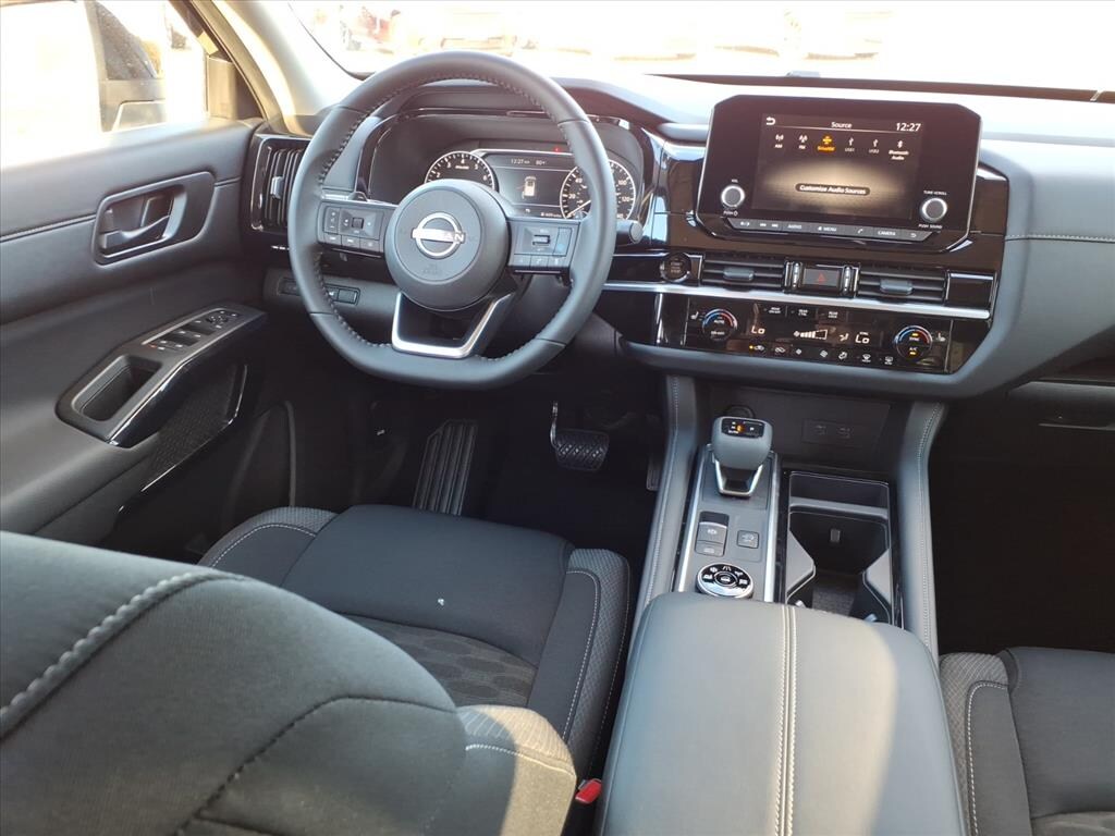 New 2025 Nissan Pathfinder SV SUV