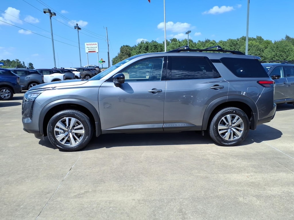 New 2026 Nissan Pathfinder SL SUV