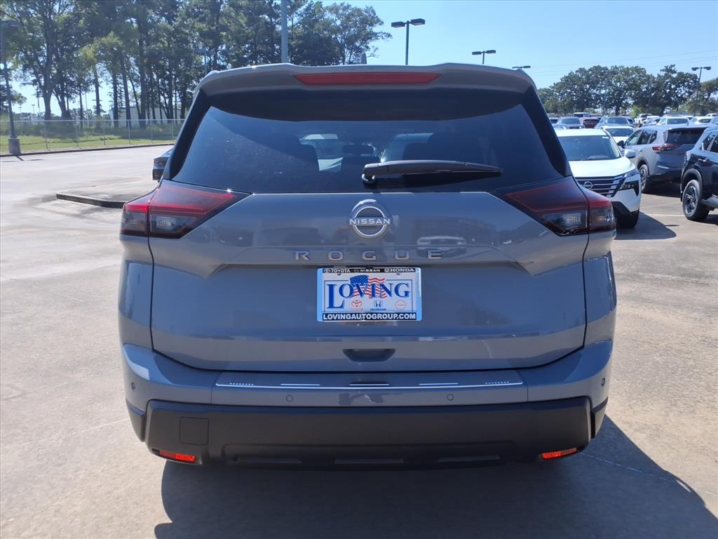 2026 Nissan Rogue SV photo 2