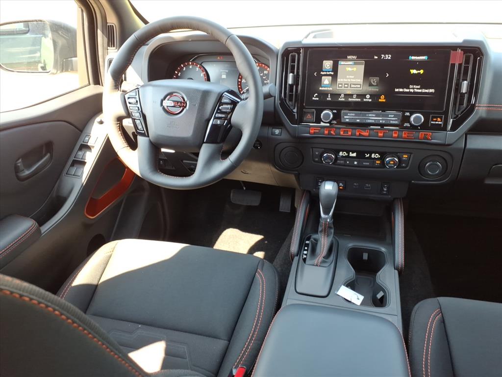 2026 Nissan Frontier PRO-X photo 4