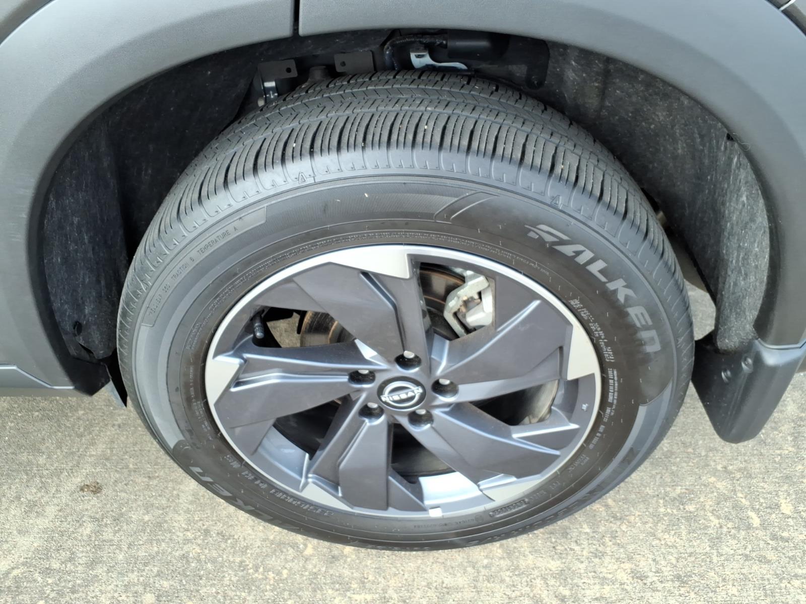 2026 Nissan Rogue SV - Photo 18