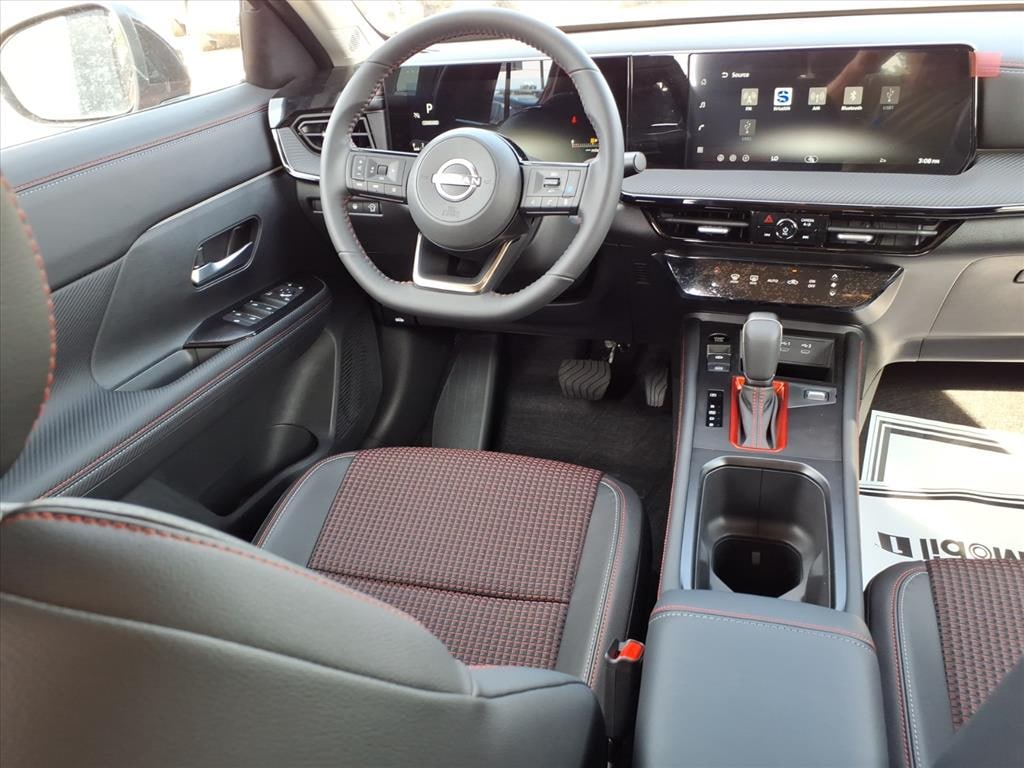 New 2026 Nissan Kicks SR SUV