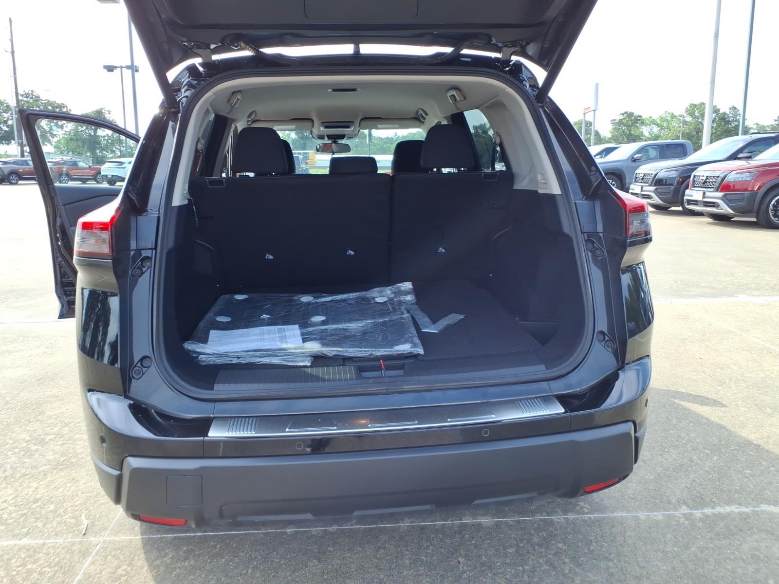 2026 Nissan Rogue SV - Photo 18