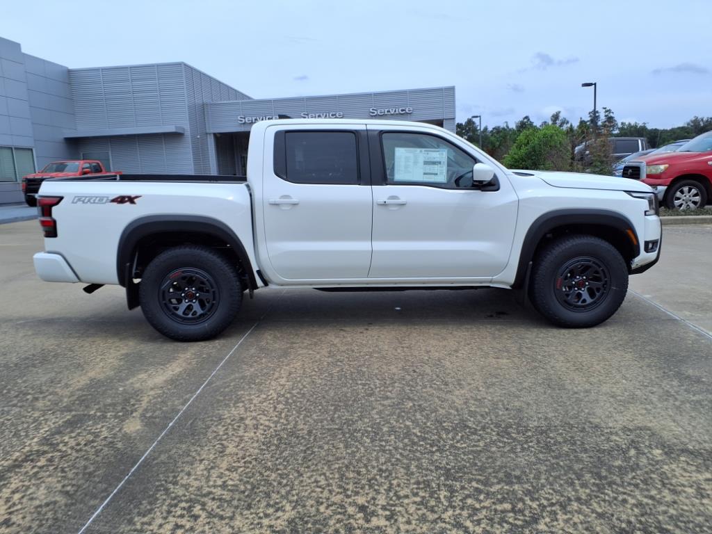 2025 Nissan Frontier PRO-4X photo 2